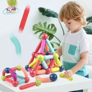 jeu de construction magnétique Montessori composé de 64 pièces